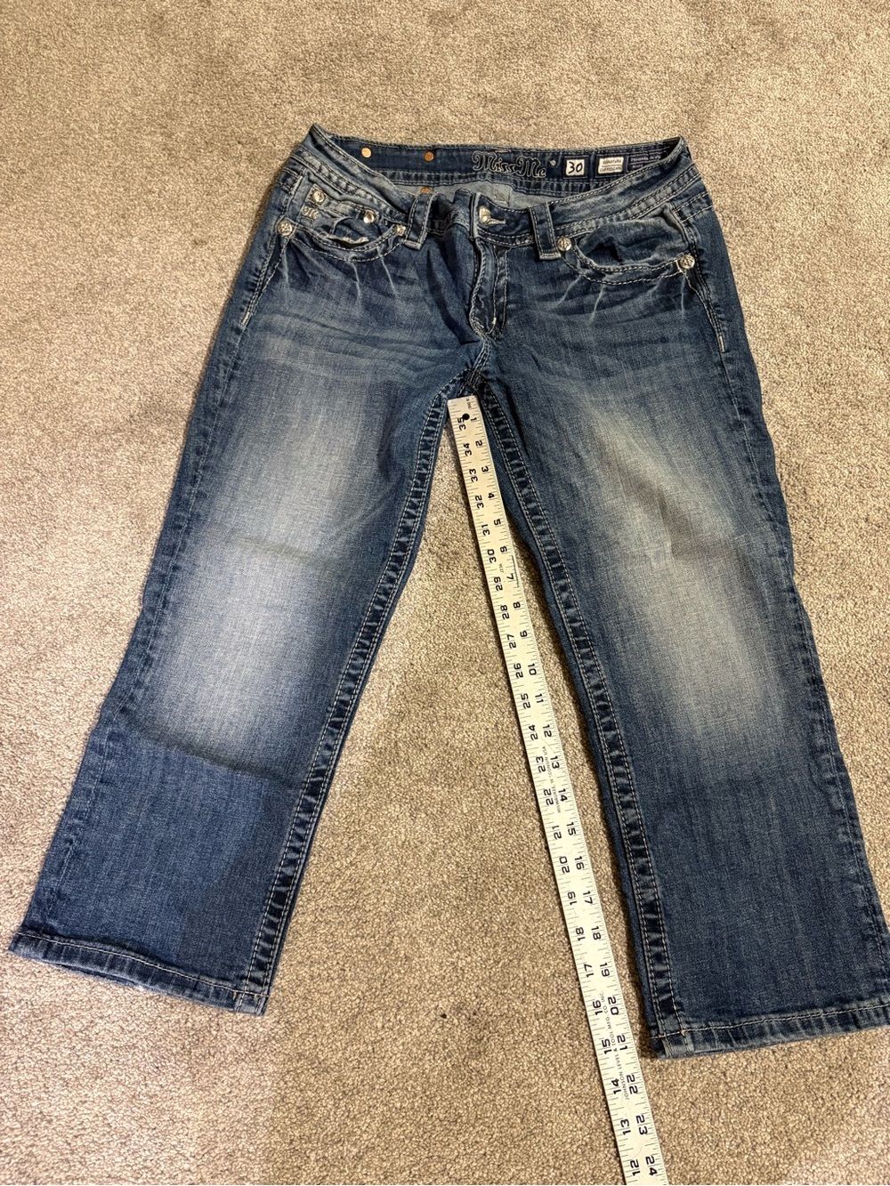Miss Me Signature Cuffed Capri Denim Jeans Rhinestone Studded Pocket Size 30